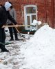 Студенттер мұражайдың аумағын қардан тазалады