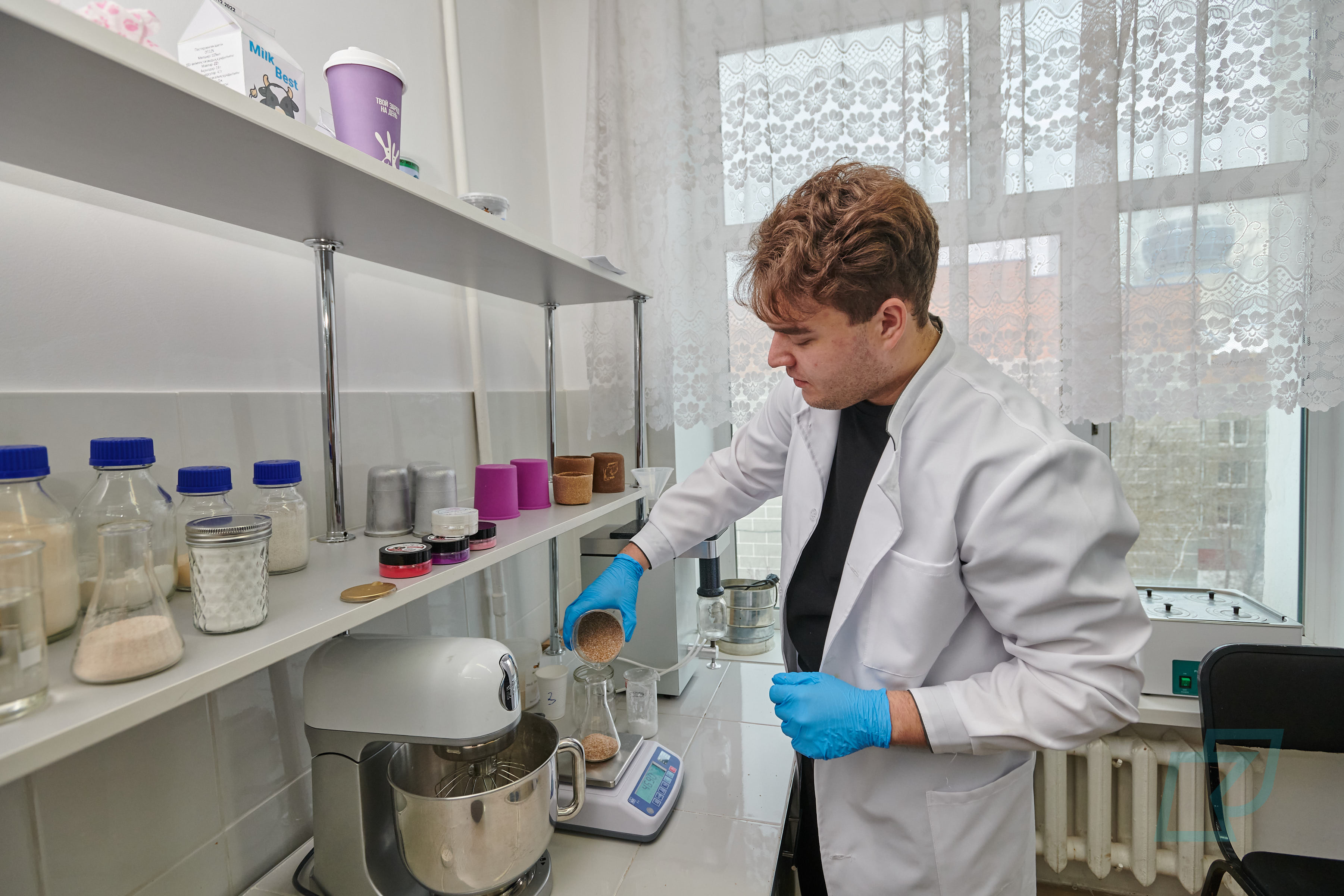 Наши студенты разработали экологически безопасную биоразлагаемую посуду