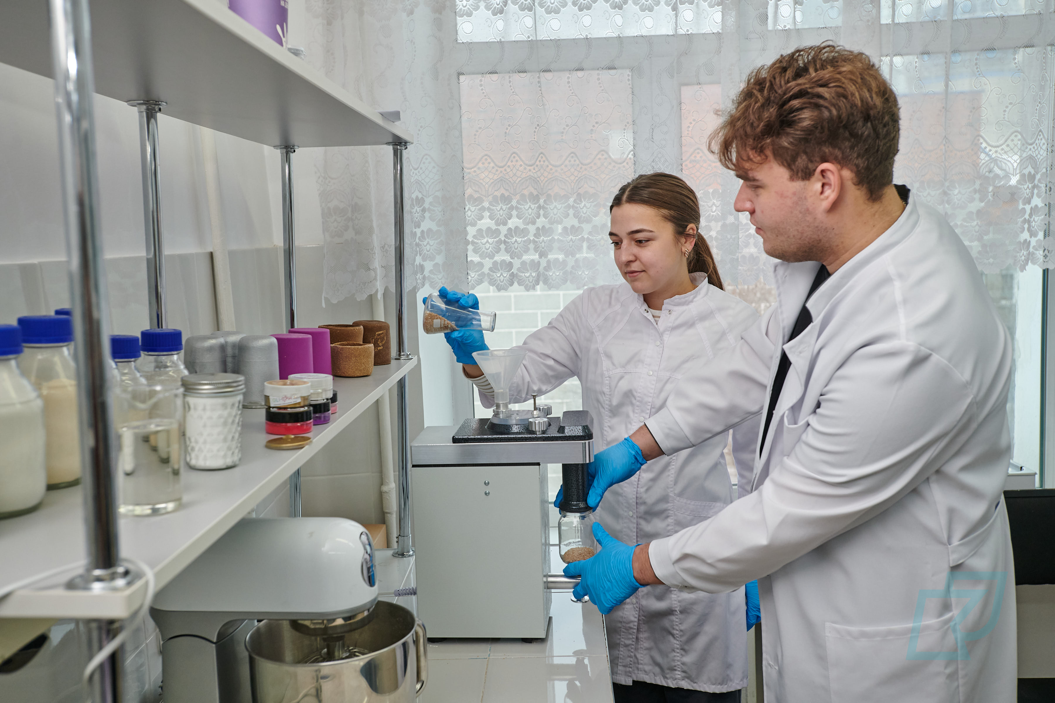 Наши студенты разработали экологически безопасную биоразлагаемую посуду