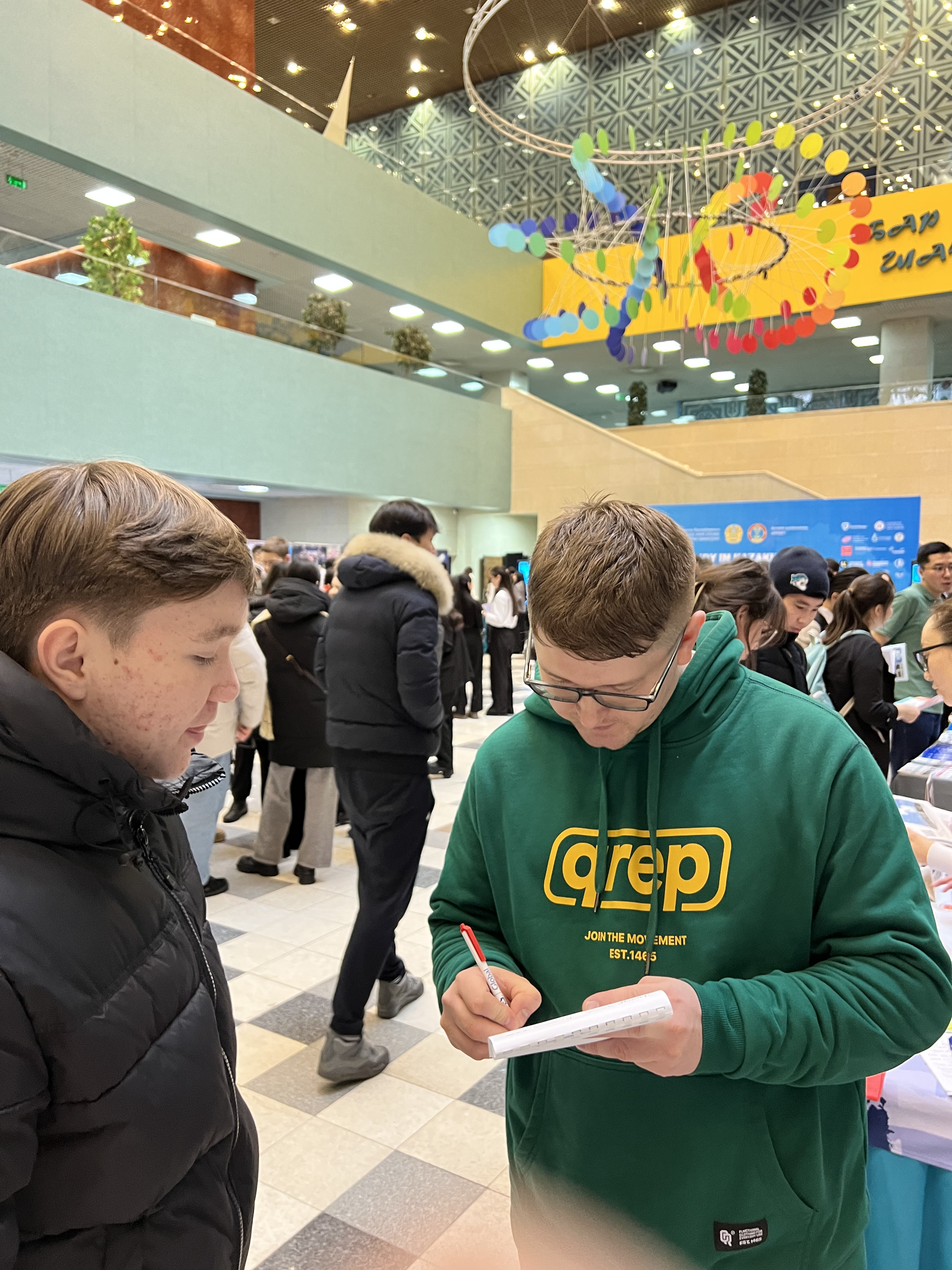 Шетелдік ЖОО филиалдарының көрмелеріне келіңіздер!
