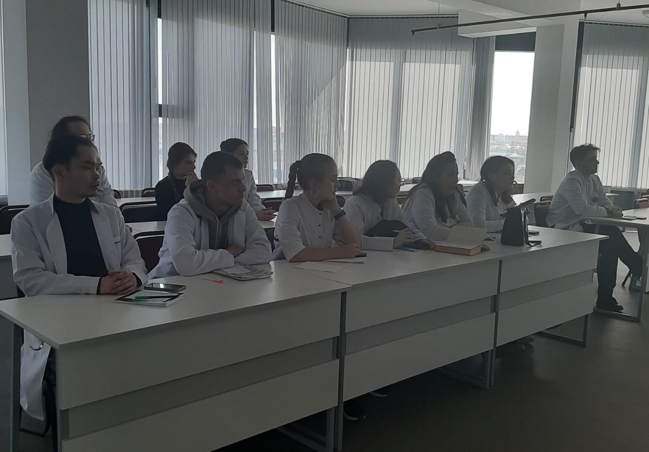 Медицина факультетінде ғылым күндері жалғасуда.