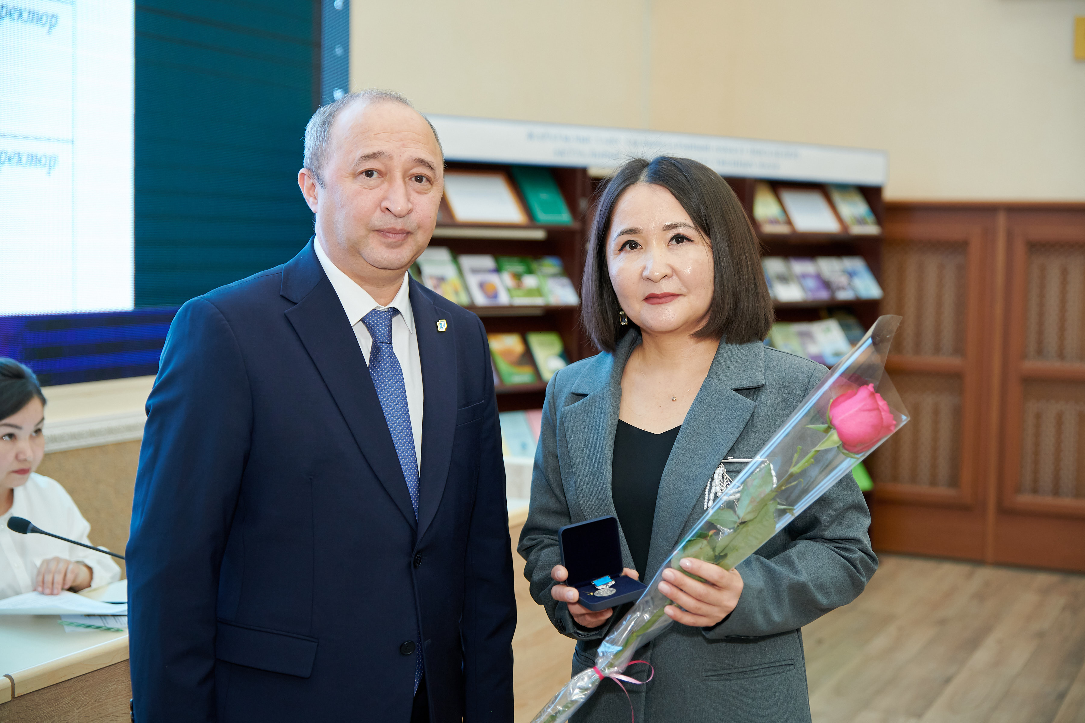 Почет и признание: награждение ко Дню работников науки