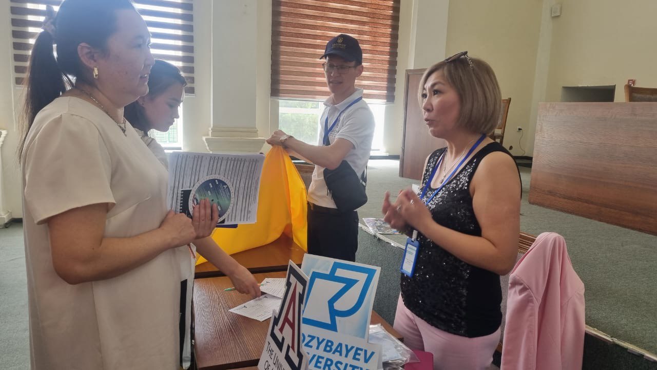 Kozybayev University презентовал профессии будущего для казахской молодёжи Узбекистана