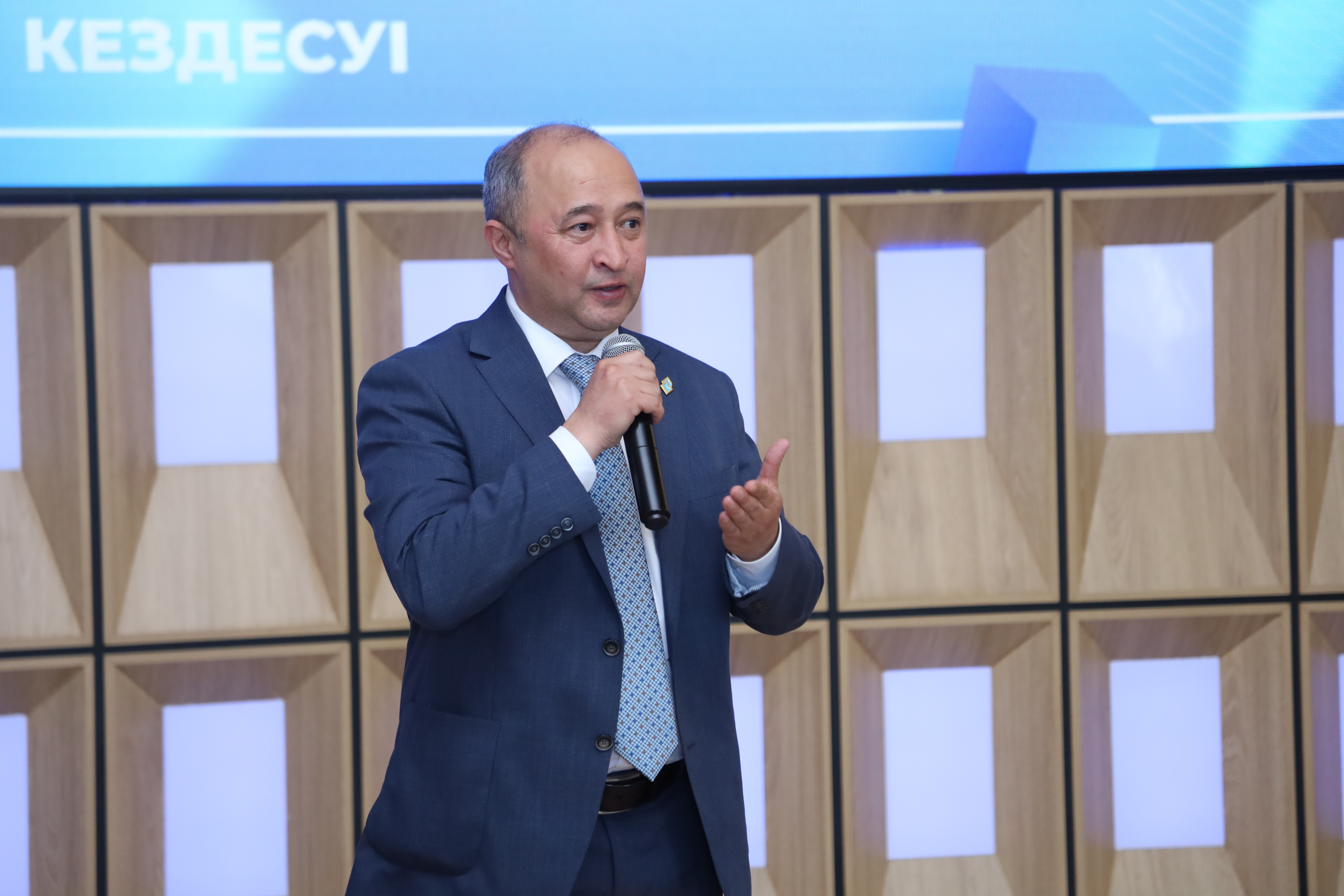 Талантливые школьники СКО получили приглашения в Kozybayev University