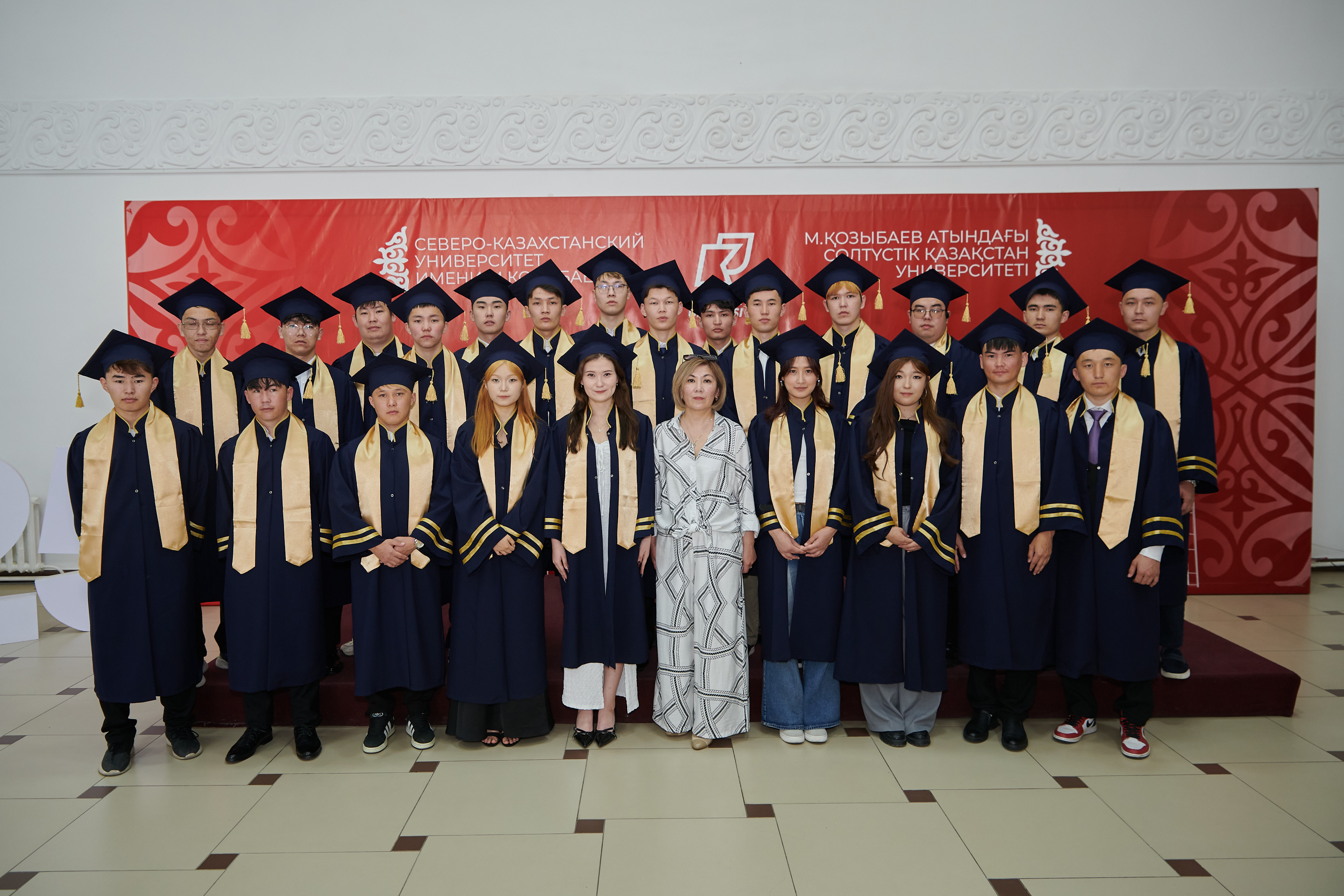 В добрый путь, выпускники факультета Foundation!