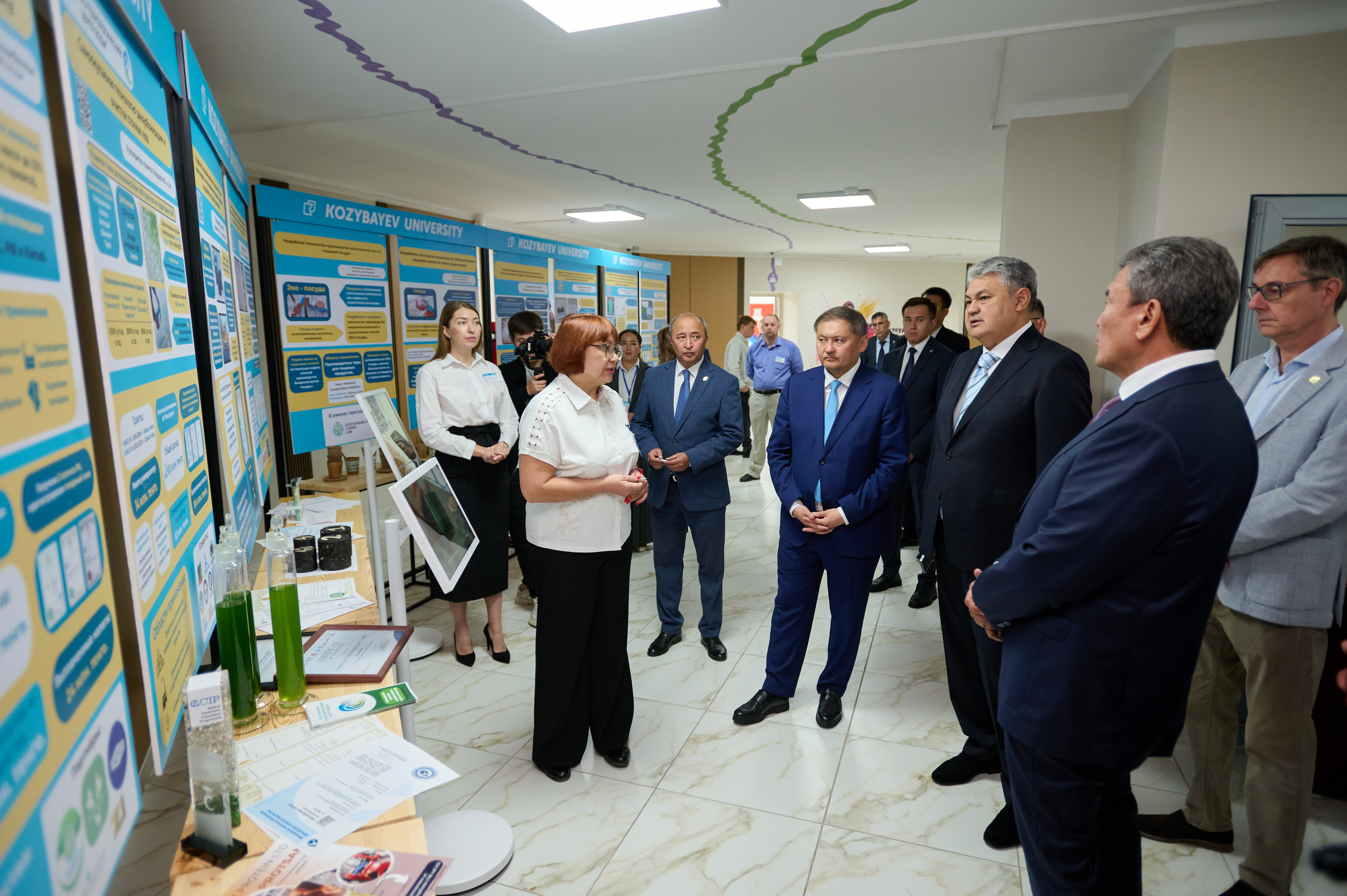 Ермек Кошербаев встретился со студентами и учёными Kozybayev University