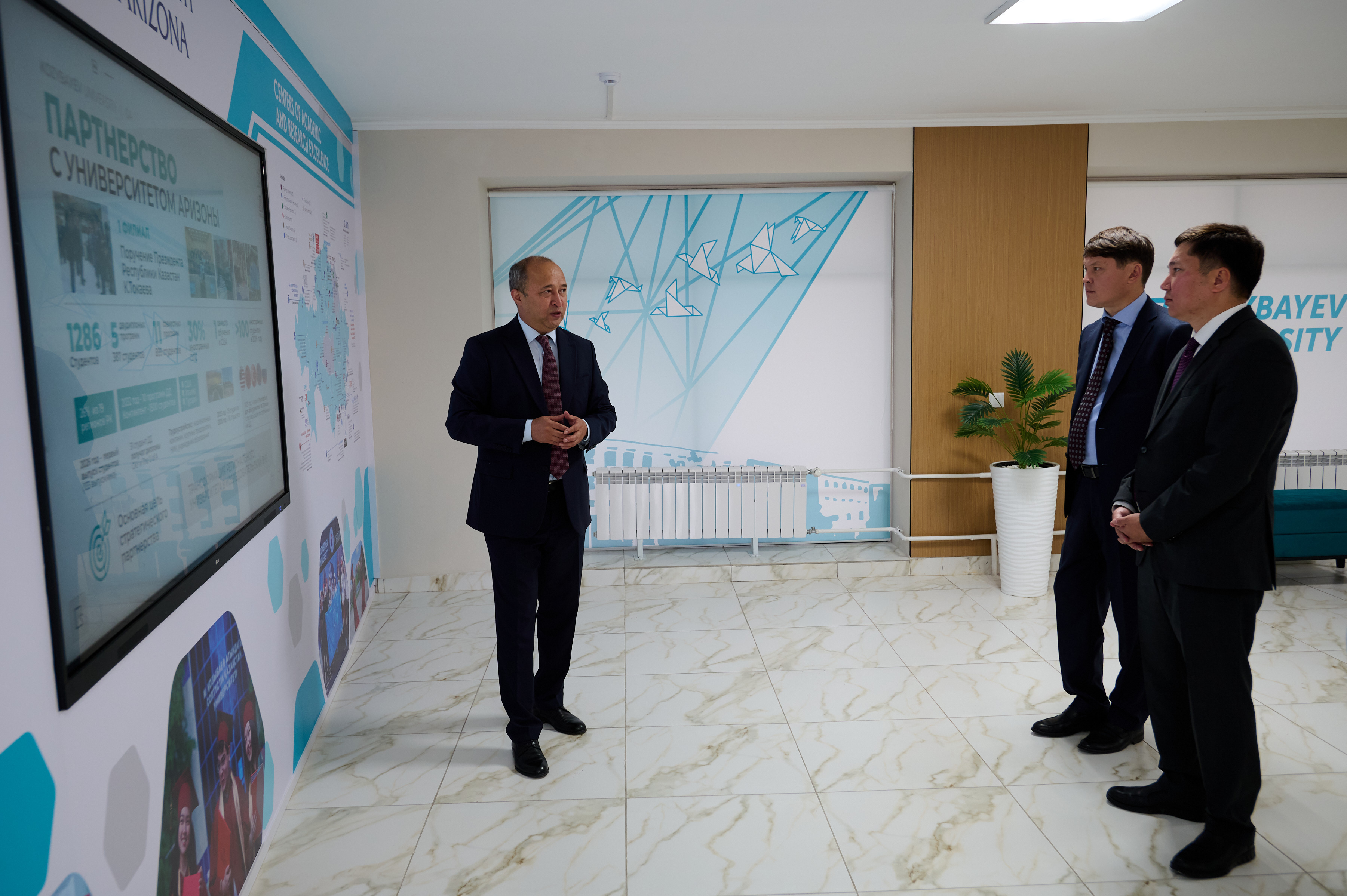 Визит руководителя Бюро национальной статистики в Kozybayev University