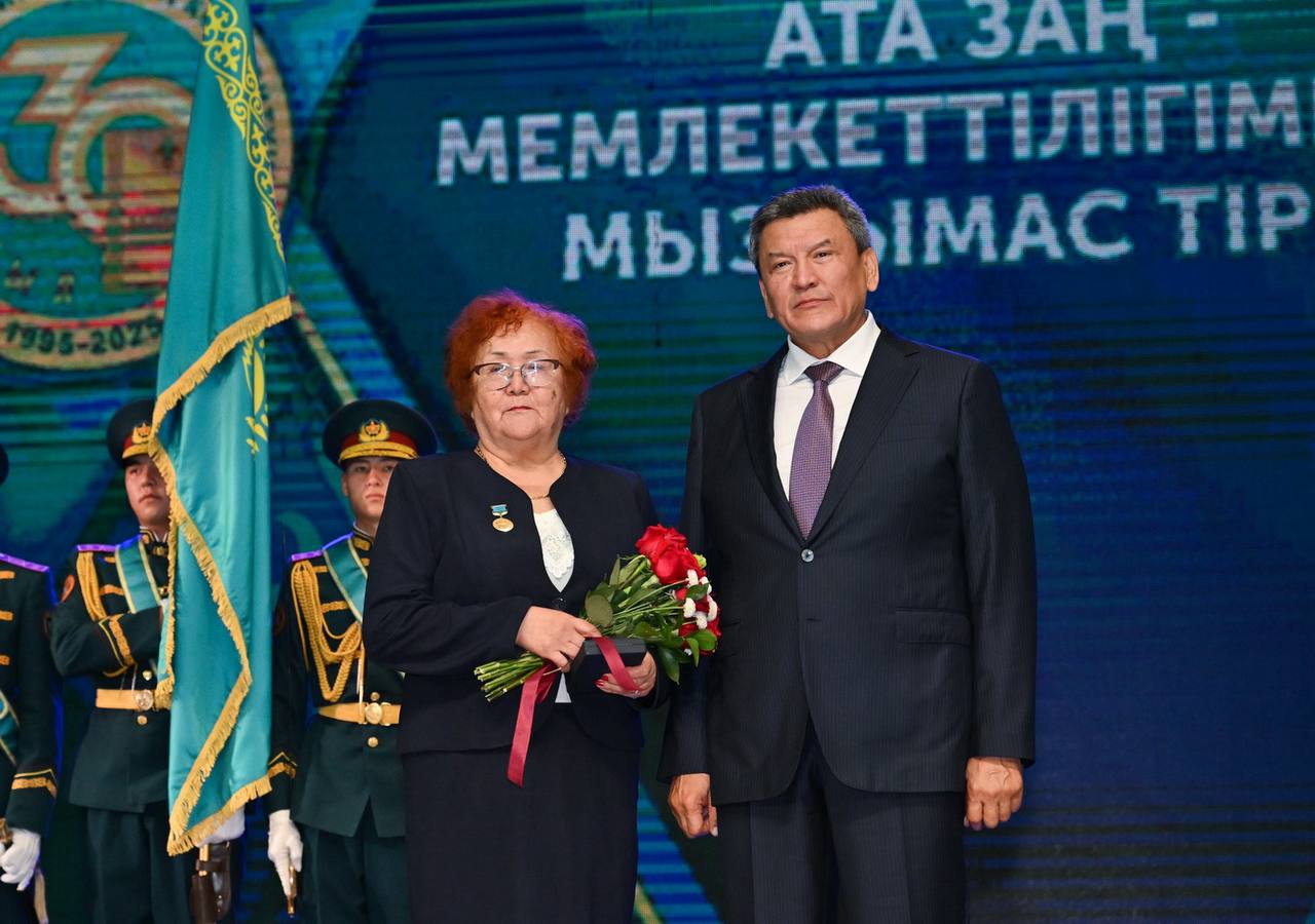Преподаватели и сотрудники Kozybayev University награждены к Дню Конституции