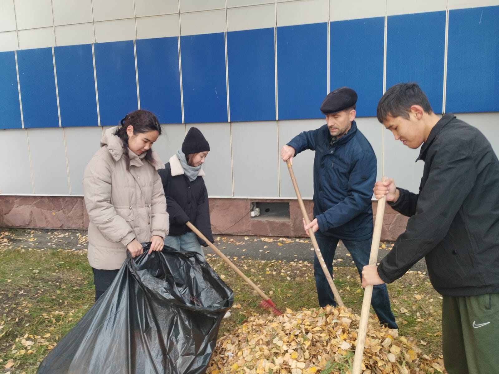 Kozybayev University принял участие в общереспубликанской акции «Таза Қазақстан»