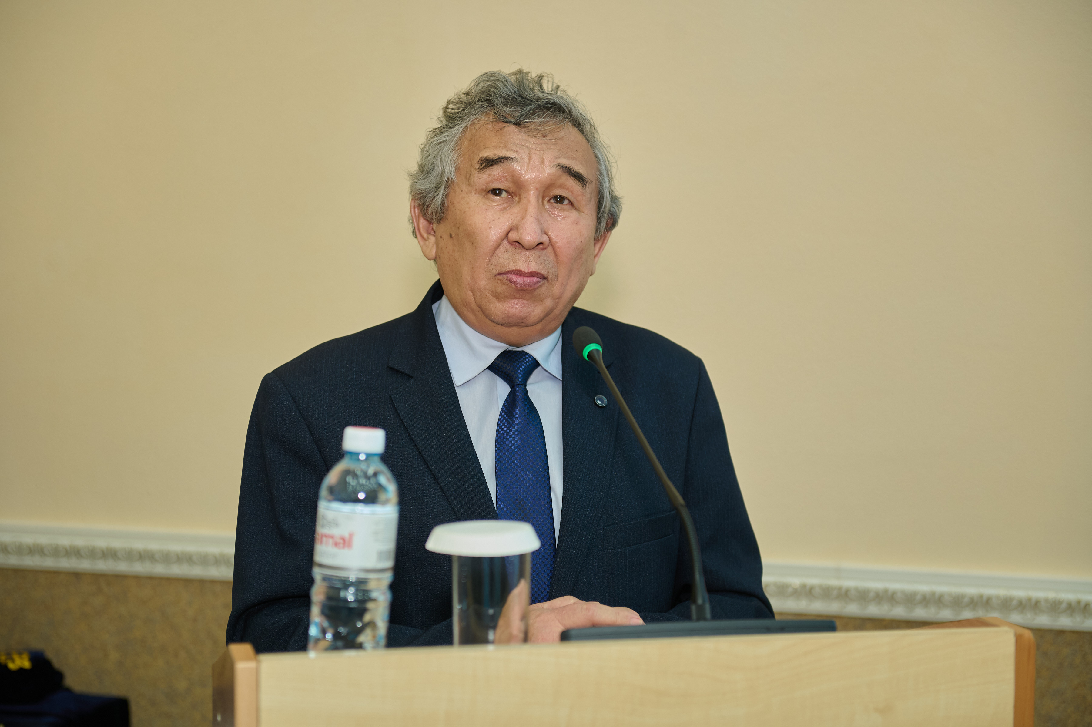 Кудайберген Калиев удостоен звания Почётного профессора вуза