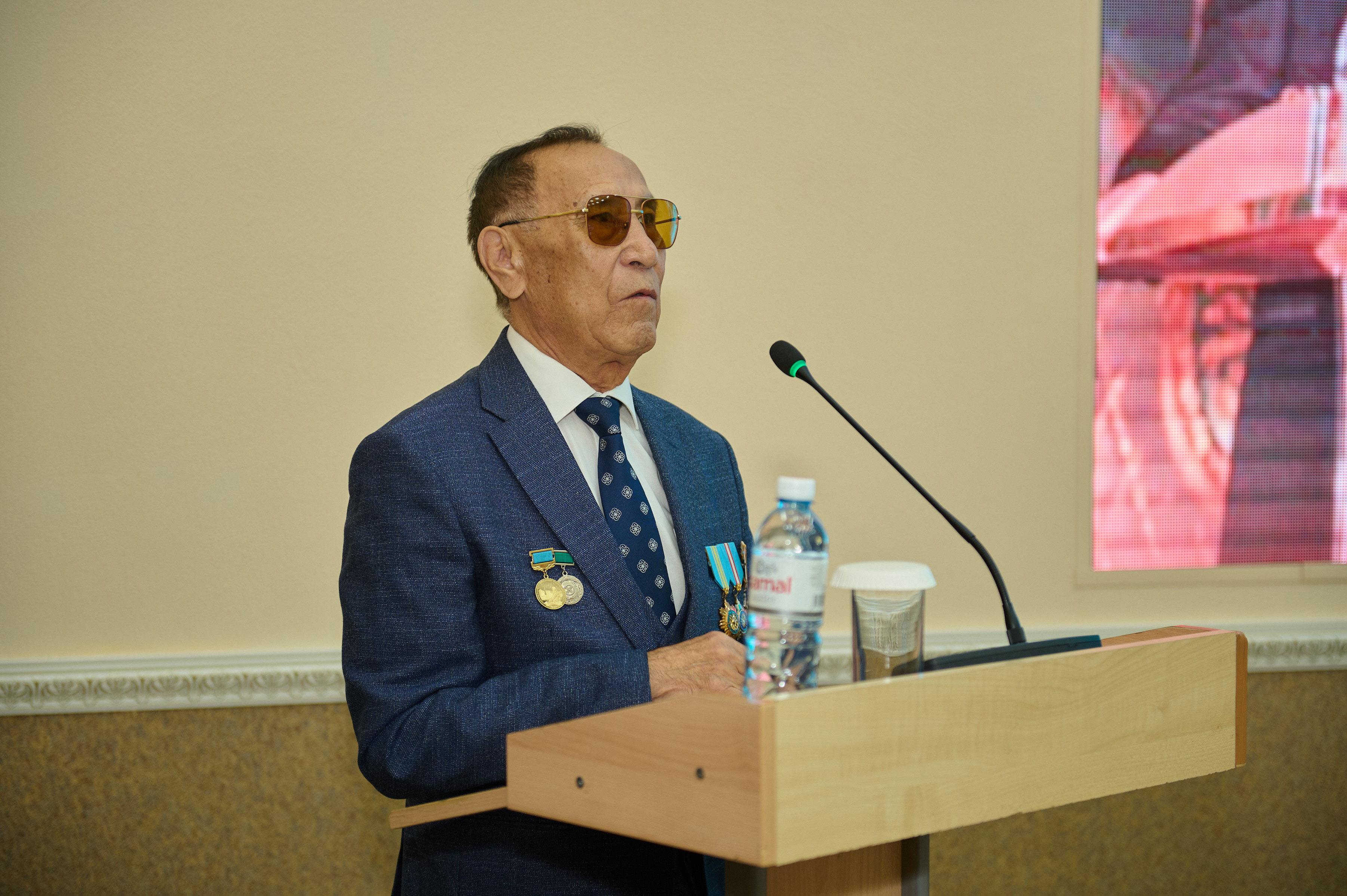 Кудайберген Калиев удостоен звания Почётного профессора вуза