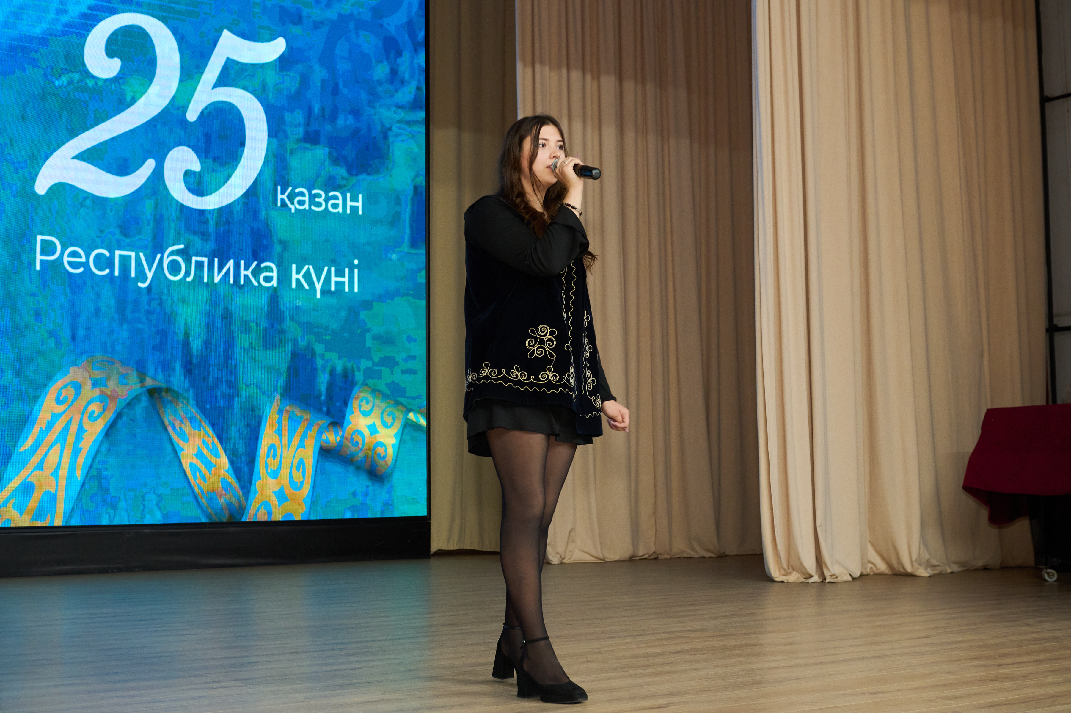 Конкурс патриотических песен, посвященный  Дню Республики Казахстан