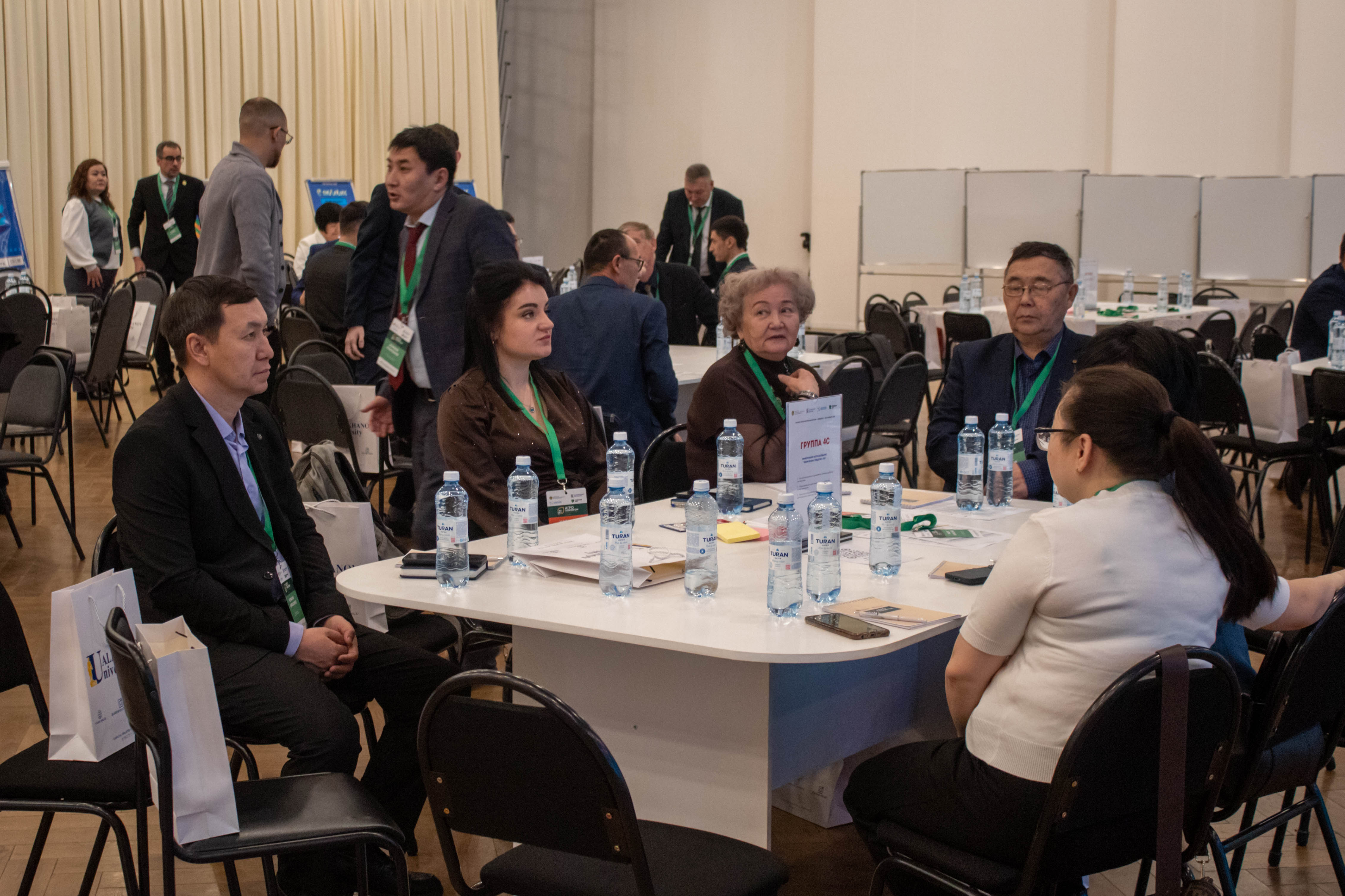 Ученые Kozybayev University представили разработки на научно-технологической сессии по модернизации АПК