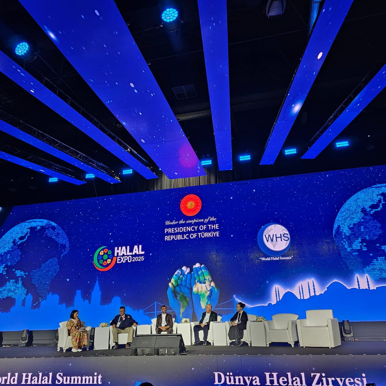 Қозыбаев университетінің   Агрокомпетенция орталығы Ыстамбұлдағы World Halal Summit 2025 қатысты