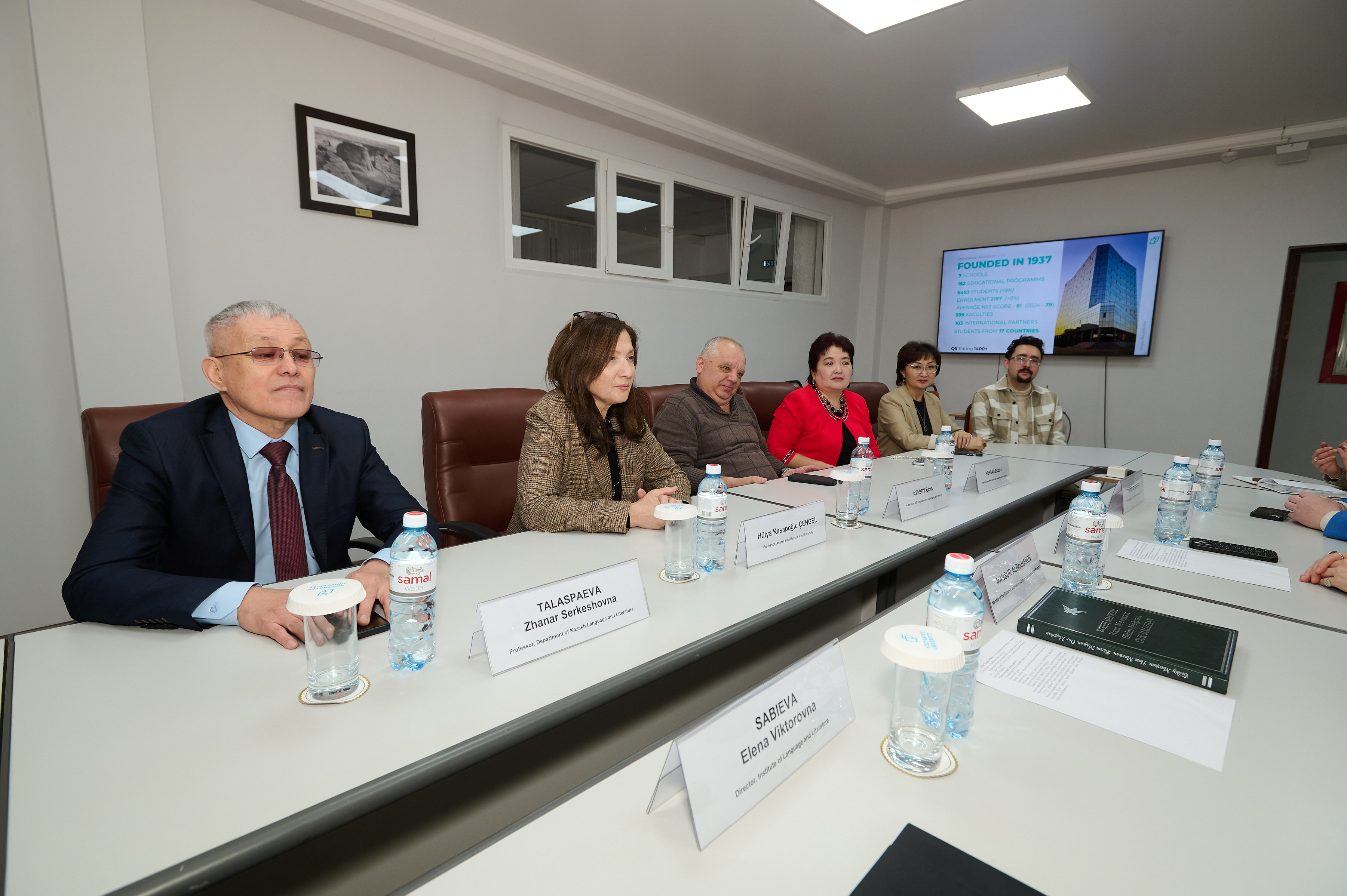 Профессор из Турции Хулия Ченгел прочитает лекции в Kozybayev University