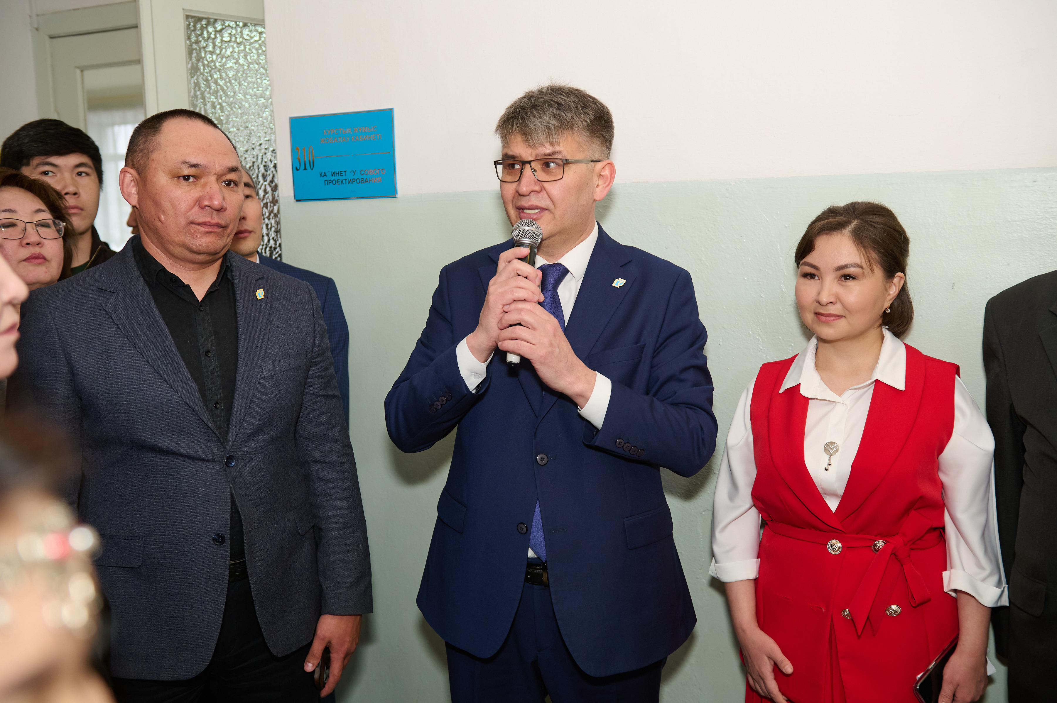 В Kozybayev University открыли два новых научных кабинета