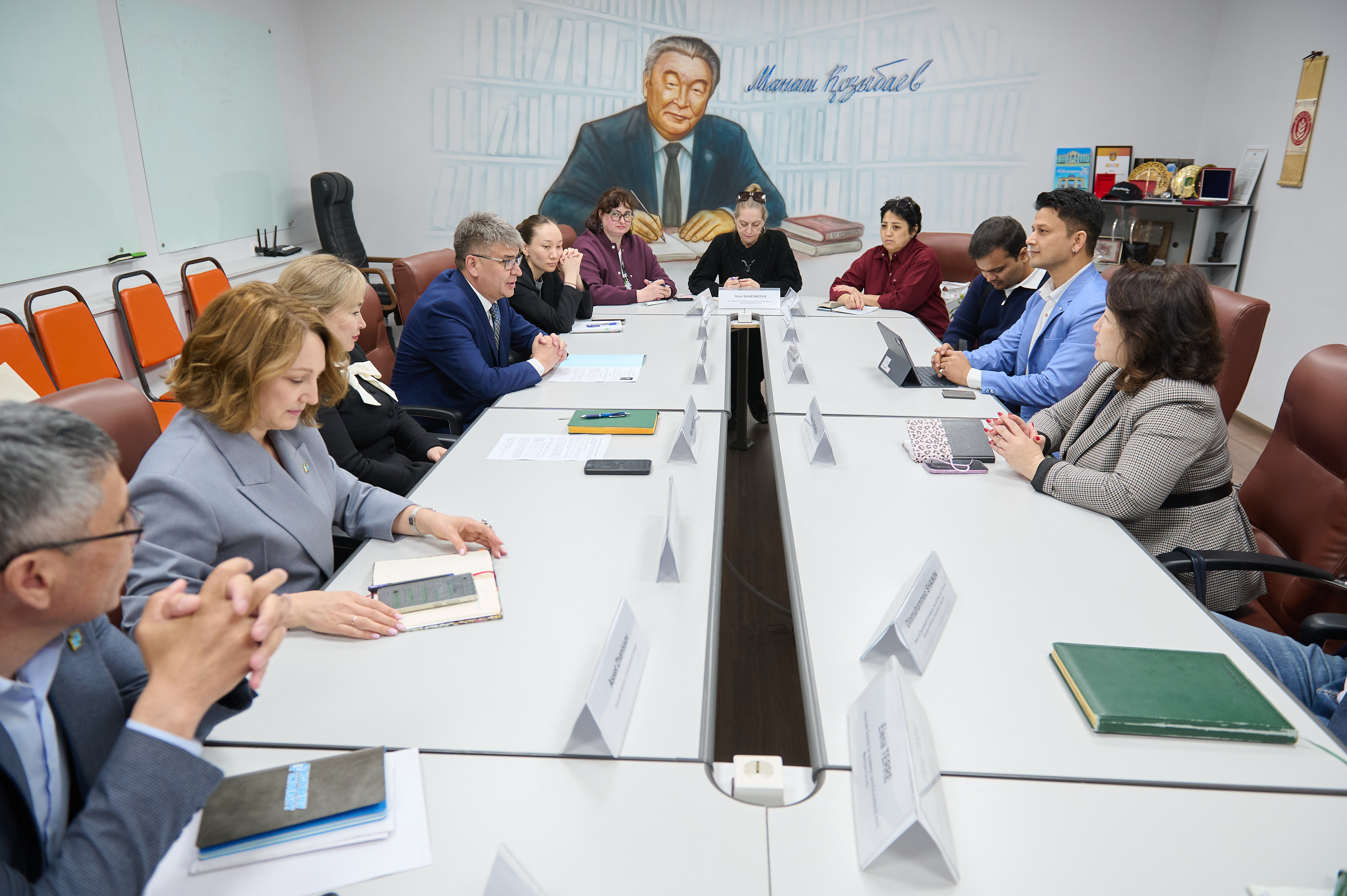 В Kozybayev University побывали представители Глобального университета О. П. Джиндала (JGU)
