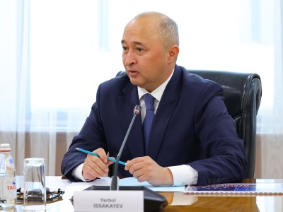 Олжас Бектенов провел встречу с Президентом Университета Аризоны Сурешем Гаримеллой