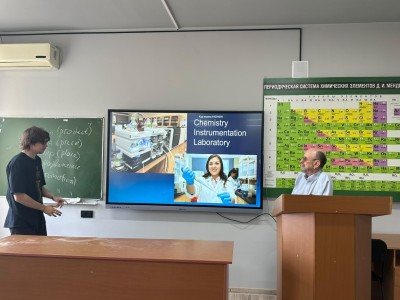 Аризона университетінің профессоры студенттерге арнайы дәріс оқыды