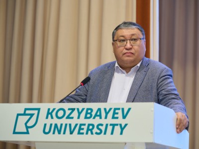 Қорытынды, марапаттар және ұрпақтар сабақтастығы: Kozybayev University-де ардагерлер, ұстаздар мен қызметкерлерге құрмет көрсетілді