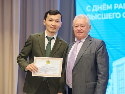 Қорытынды, марапаттар және ұрпақтар сабақтастығы: Kozybayev University-де ардагерлер, ұстаздар мен қызметкерлерге құрмет көрсетілді