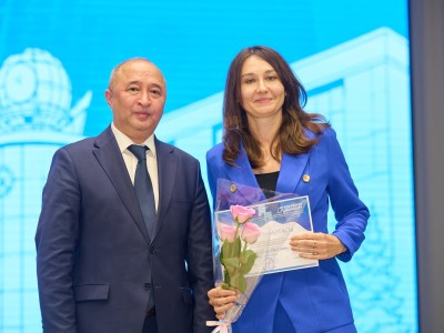 Қорытынды, марапаттар және ұрпақтар сабақтастығы: Kozybayev University-де ардагерлер, ұстаздар мен қызметкерлерге құрмет көрсетілді