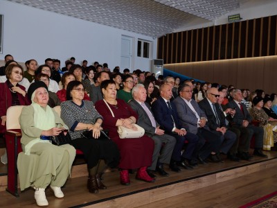 Қорытынды, марапаттар және ұрпақтар сабақтастығы: Kozybayev University-де ардагерлер, ұстаздар мен қызметкерлерге құрмет көрсетілді