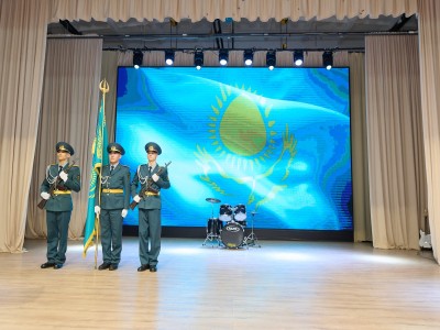 Қозыбаев университетінде Республика күні салтанатты түрде аталып өтті: марапаттар, жетістіктер және жаңа мүмкіндіктер