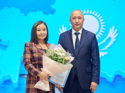 Қозыбаев университетінде Республика күні салтанатты түрде аталып өтті: марапаттар, жетістіктер және жаңа мүмкіндіктер