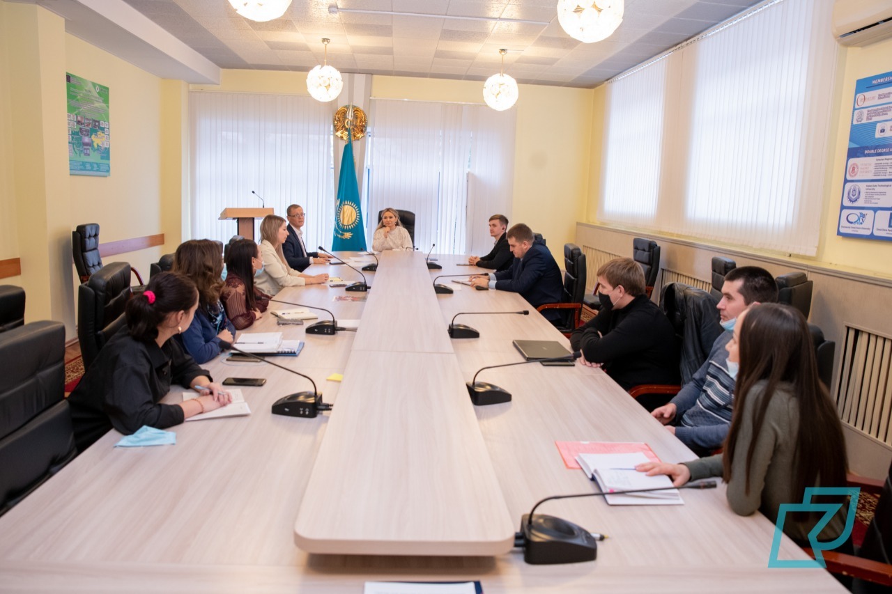Совет молодых ученых проводит конкурс видеороликов среди обучающихся 1-4 курсов бакалавриата «Моя научно-исследовательская деятельность в вузе»