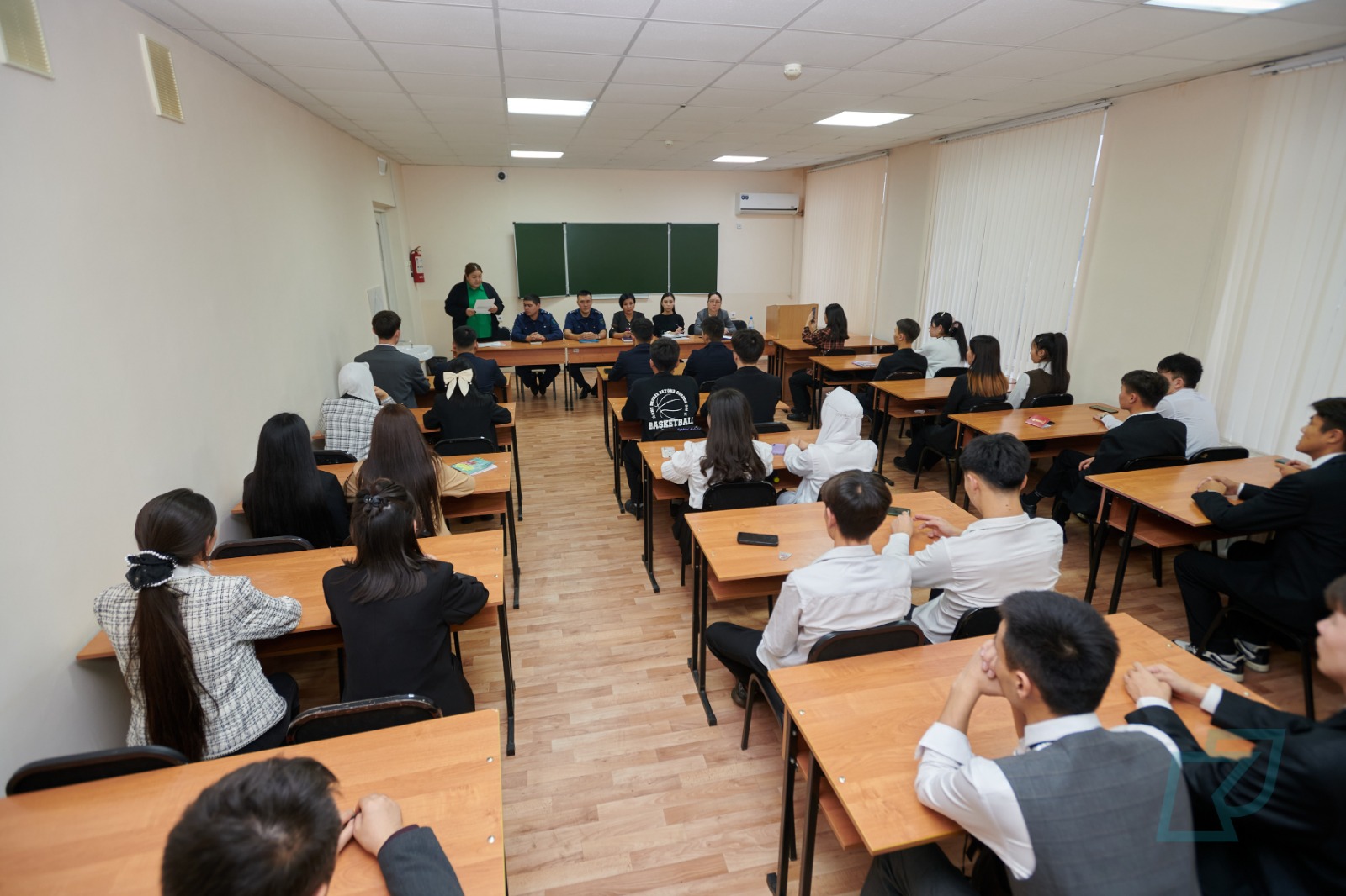 Кезекті кездесу!