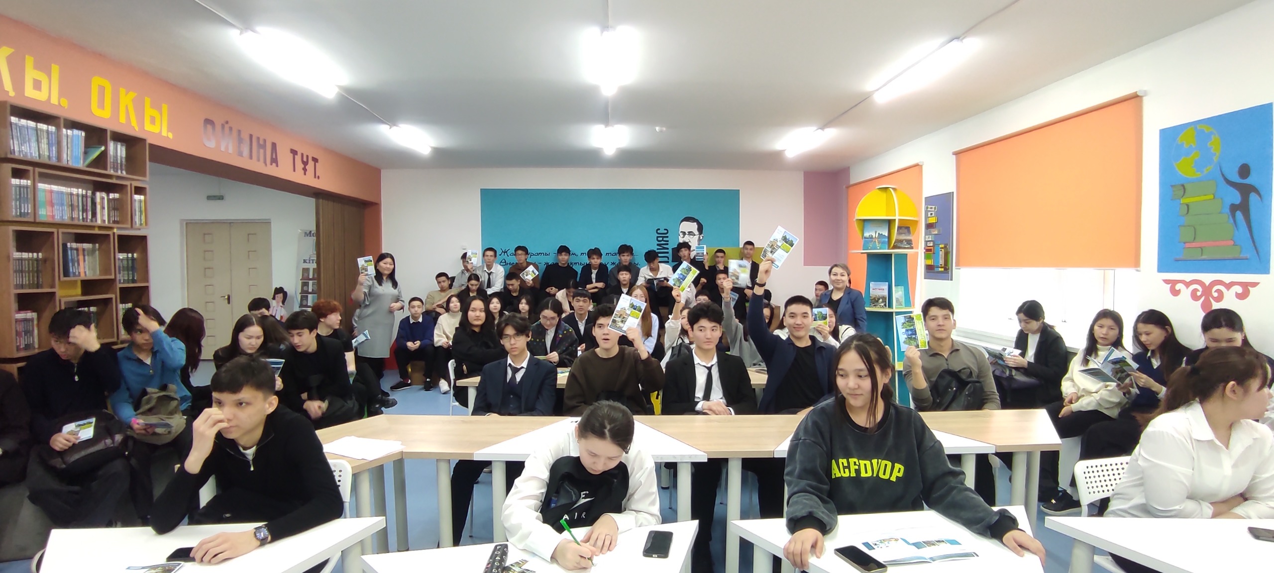 Schoolchildren met with representatives of the University of Arizona