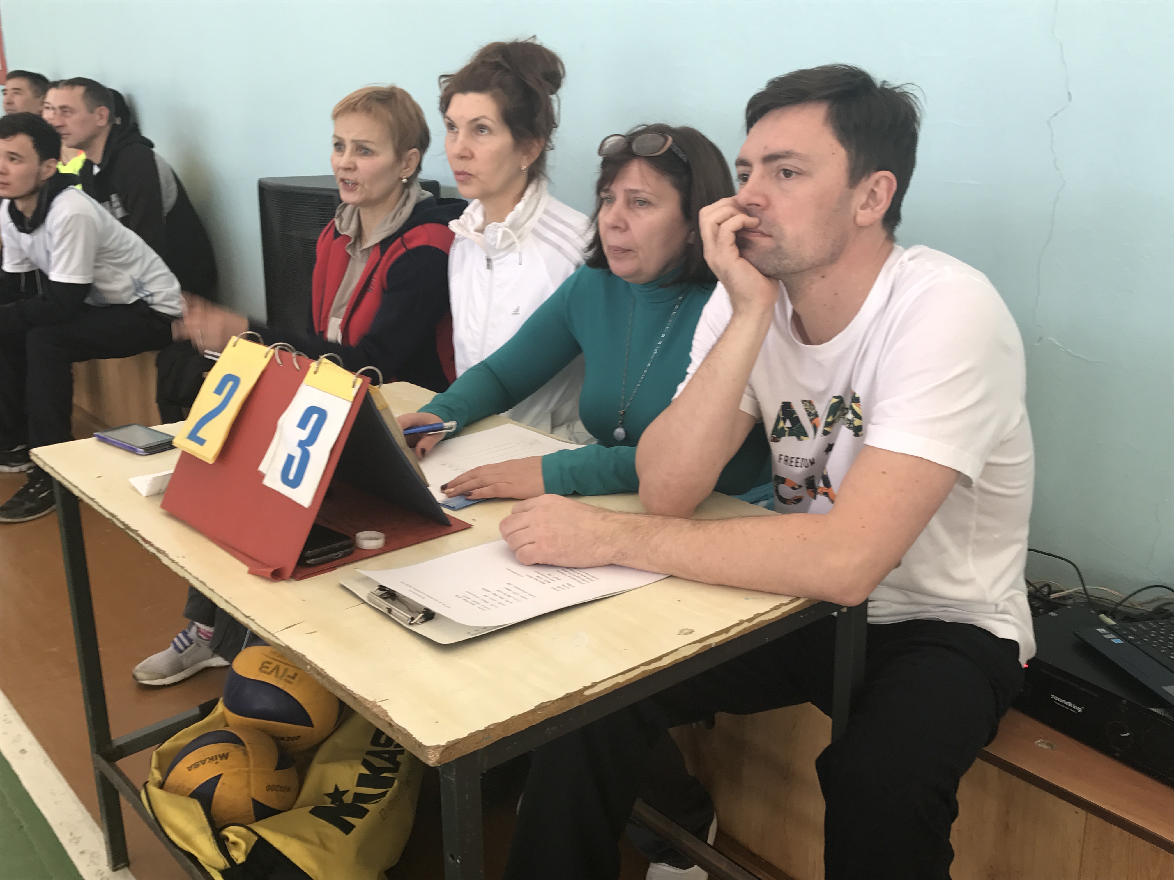 Сборная преподавателей ИЯиЛ заняла 5 место в соревнованияx по волейболу