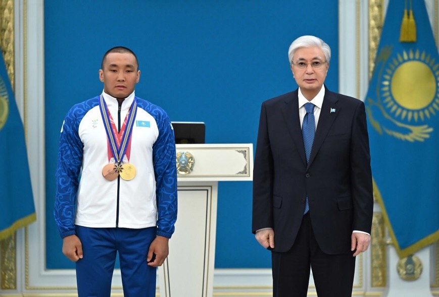 СТУДЕНТ KOZYBAYEV UNIVERSITY ЕРБОЛ ХАМИТОВ ПОЛУЧИЛ ОРДЕН «БАРЫС» ІІІ СТЕПЕНИ ИЗ РУК ПРЕЗИДЕНТА