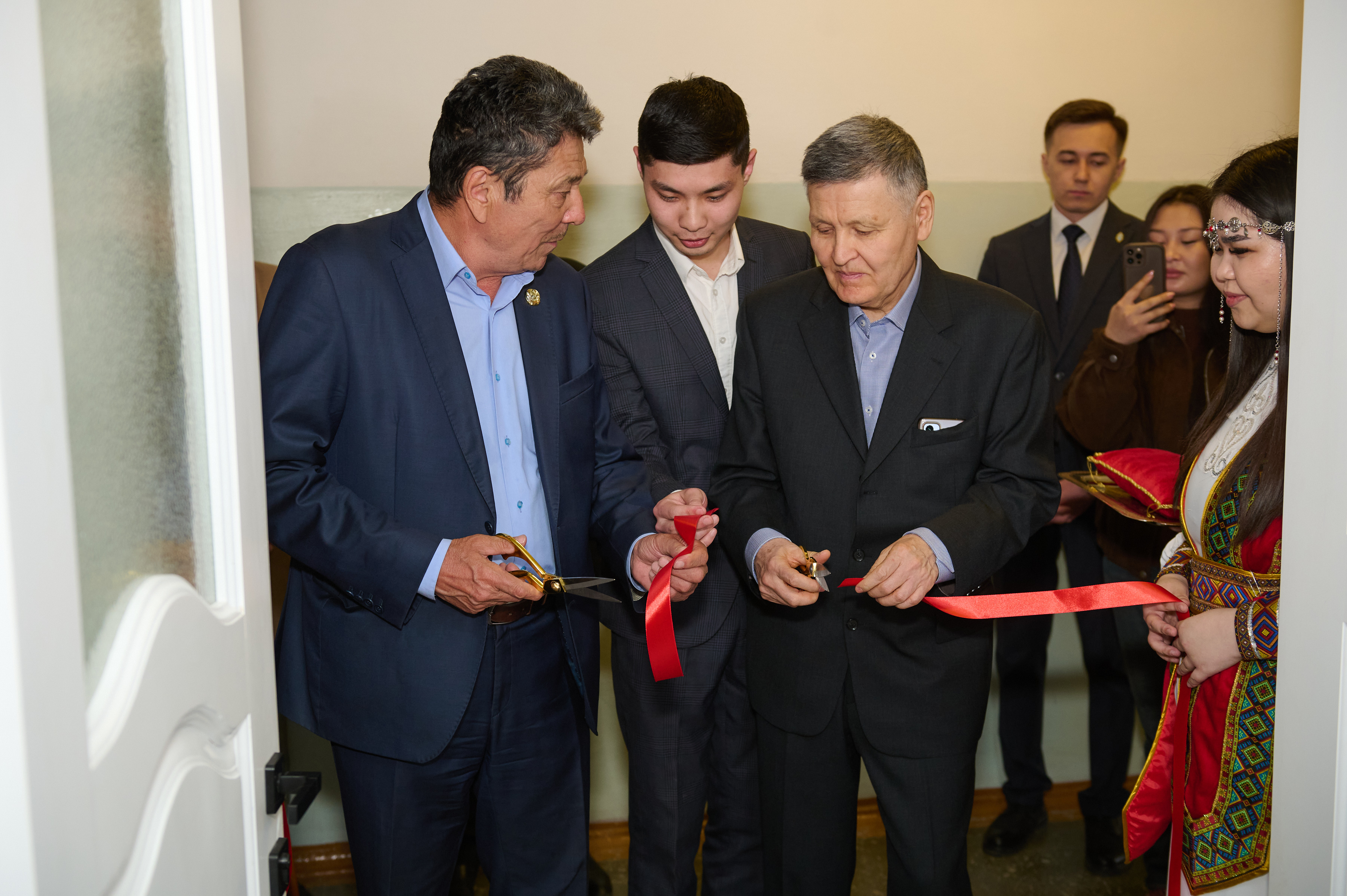 Kozybayev University Opens Two New Research Rooms