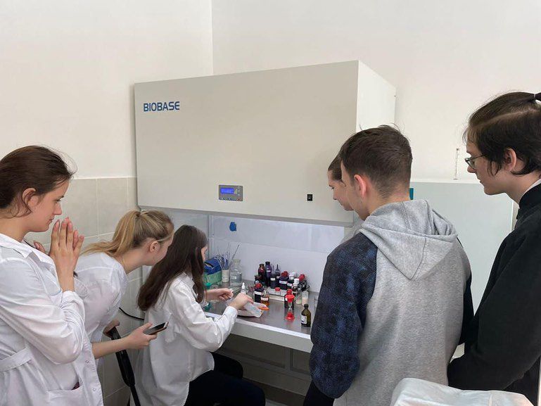 Жаратылыстану-математикалық цикл пәндері бойынша «Жоғары лига» оқушыларына арналған облыстық олимпиада жүлдегерлеріне арналған «Цитологиялық препараттарды дайындау және бояу» шеберлік сыныбы.