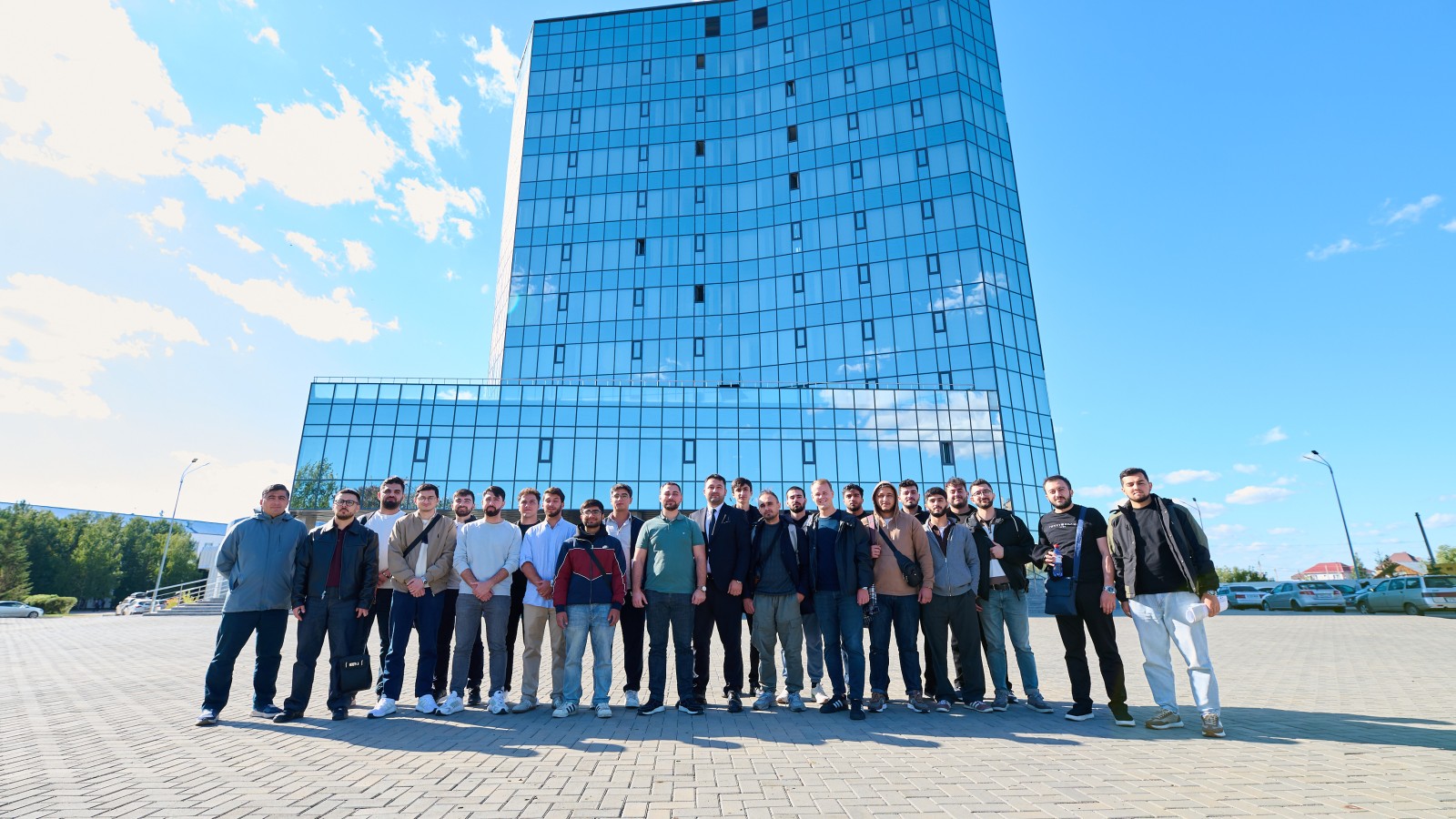 Study in Kazakhstan: Әзербайжан студенттерінің алғашқы тобы Kozybayev University-де білім алу үшін келді