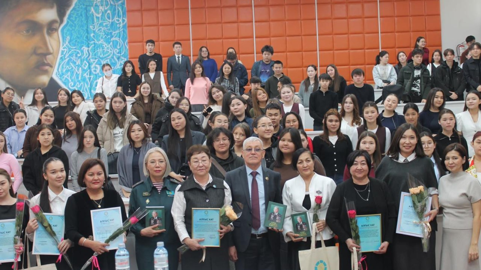 Kozybayev University-де патриотизм және Қазақстан болашағындағы жастардың рөлі талқыланды
